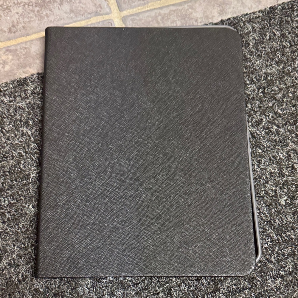 heyday Black Tablet Cover